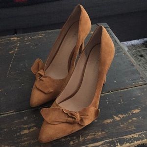 Sole Society Size 8 Cognac Suede Pumps with Bow